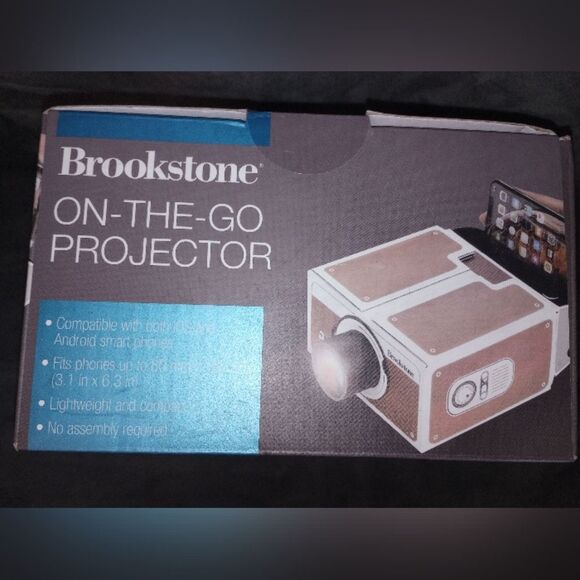 Brookstone On-The-Go Projector New In Box - Picture 2 of 7